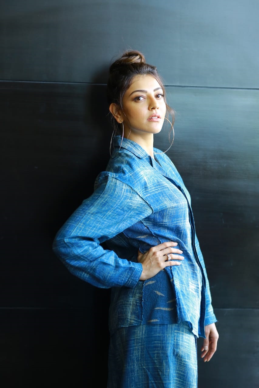 Kajal Aggarwal Looking Dapper And Smoking Hot In Denim Blue Attire Set 2