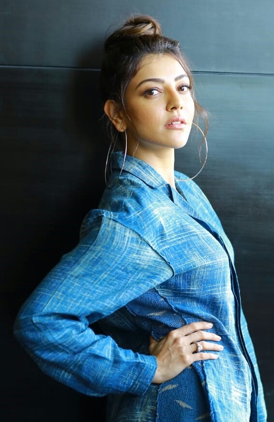 Kajal Aggarwal Looking Dapper And Smoking Hot In Denim Blue Attire Set 2