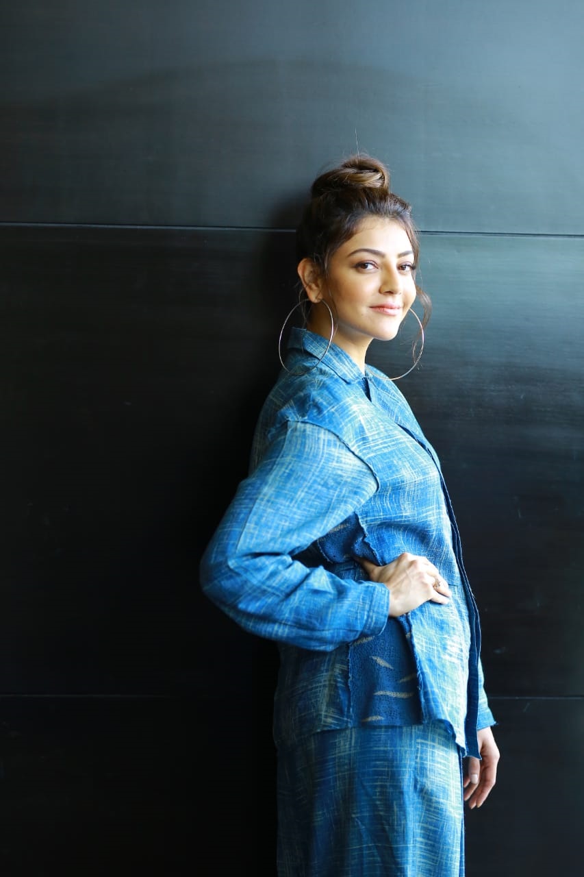 Kajal Aggarwal Looking Dapper And Smoking Hot In Denim Blue Attire Set 2