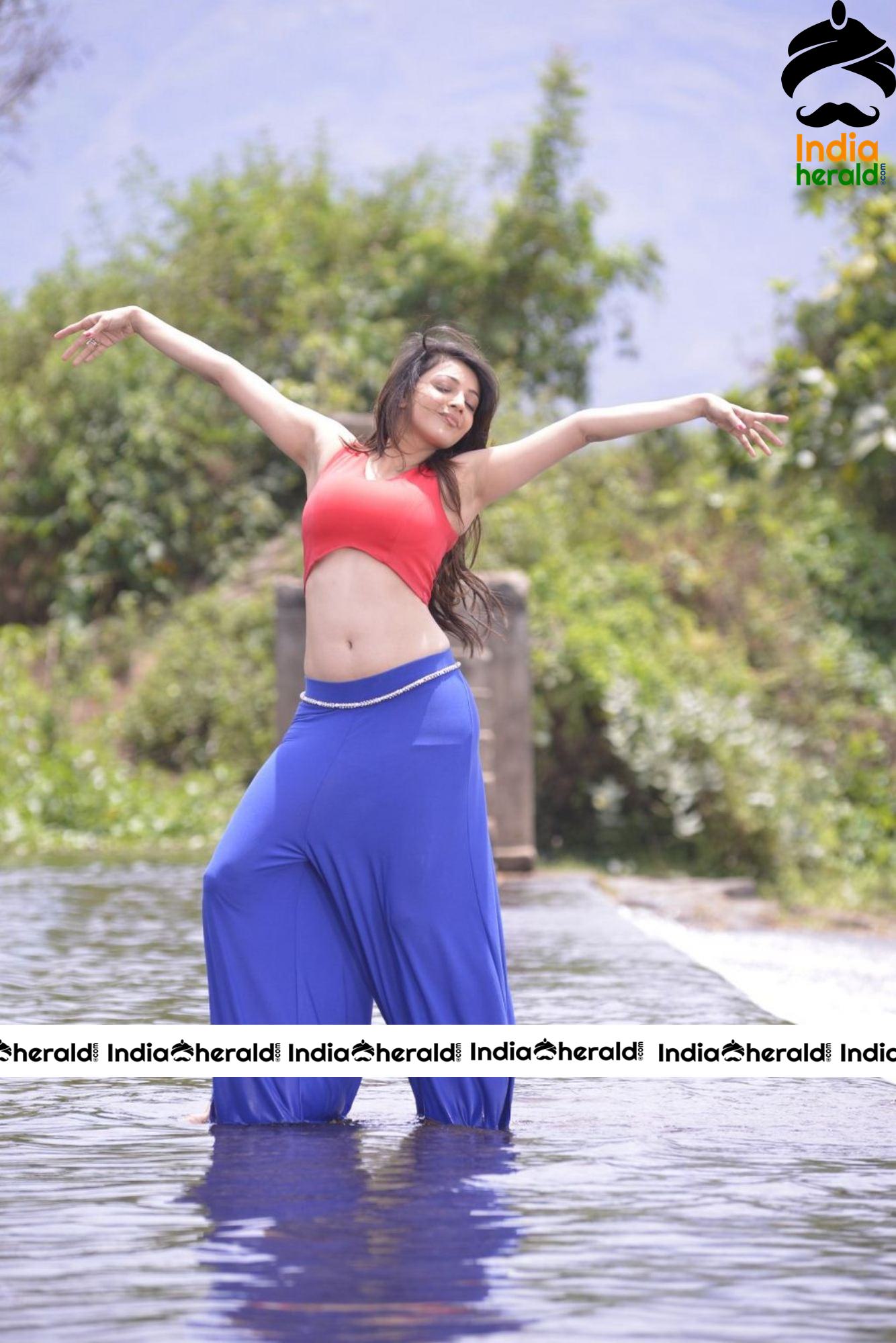 Kajal Aggarwal Looking Deliciously Hot And Tempting