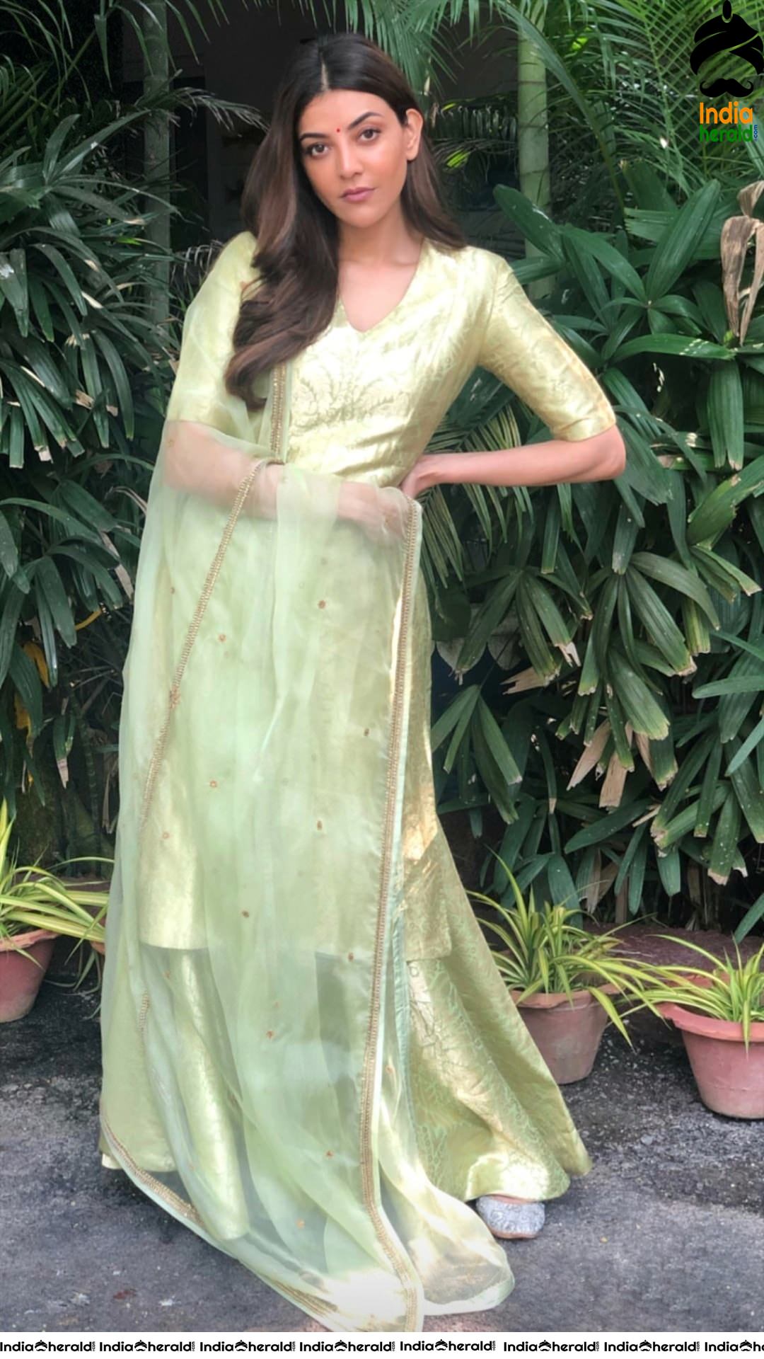 Kajal Aggarwal Looking Drop Dead Gorgeous and pretty in Traditional Costume