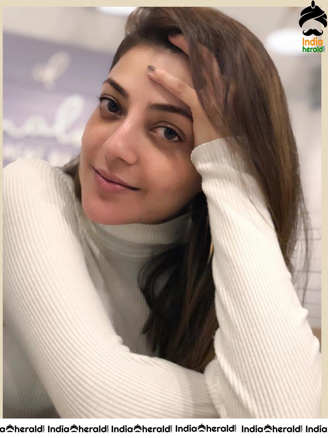 Kajal Aggarwal Looking Seductive while Enjoying with her Friend during a Vacation