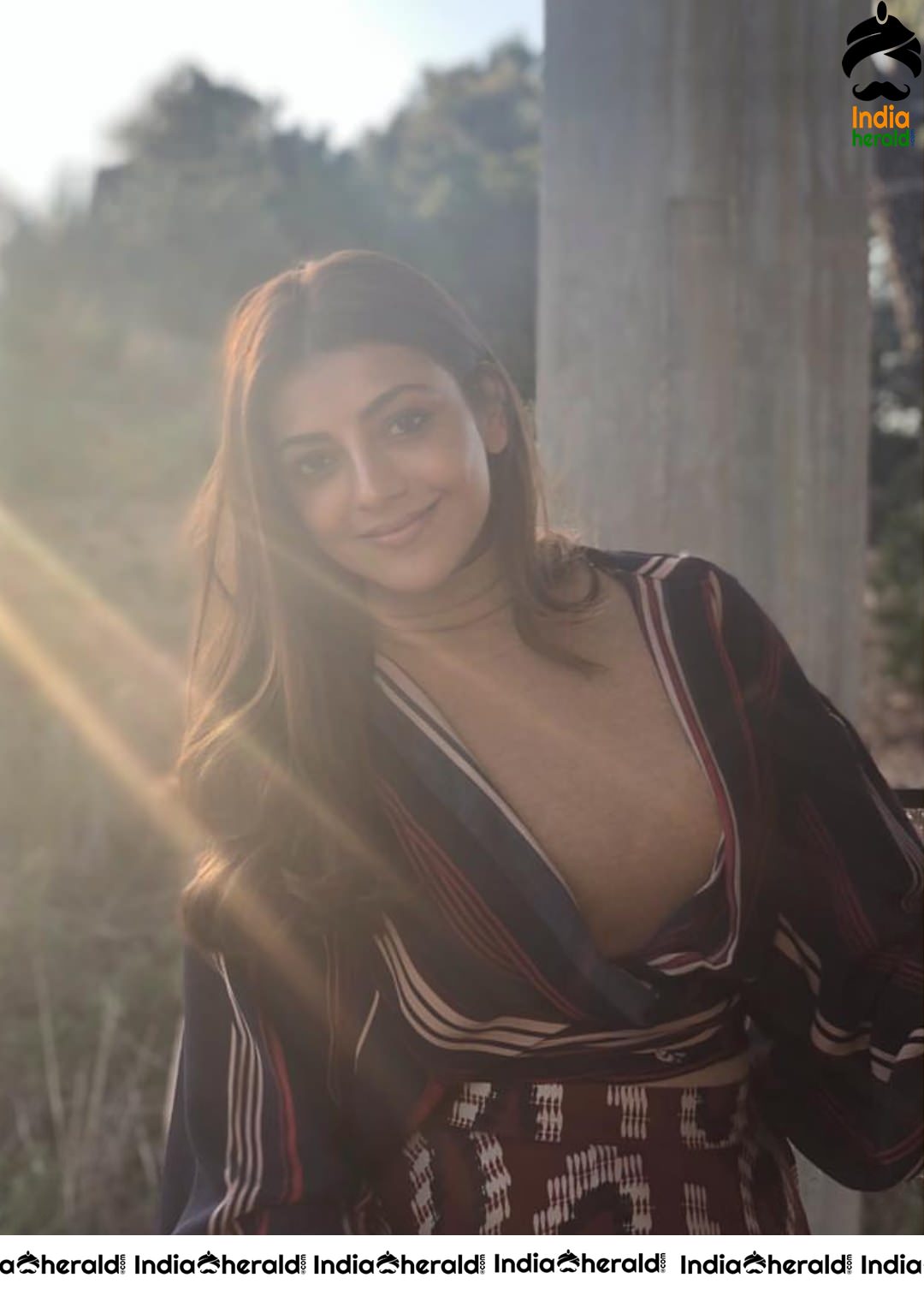 Kajal Aggarwal Looking Seductive while Enjoying with her Friend during a Vacation