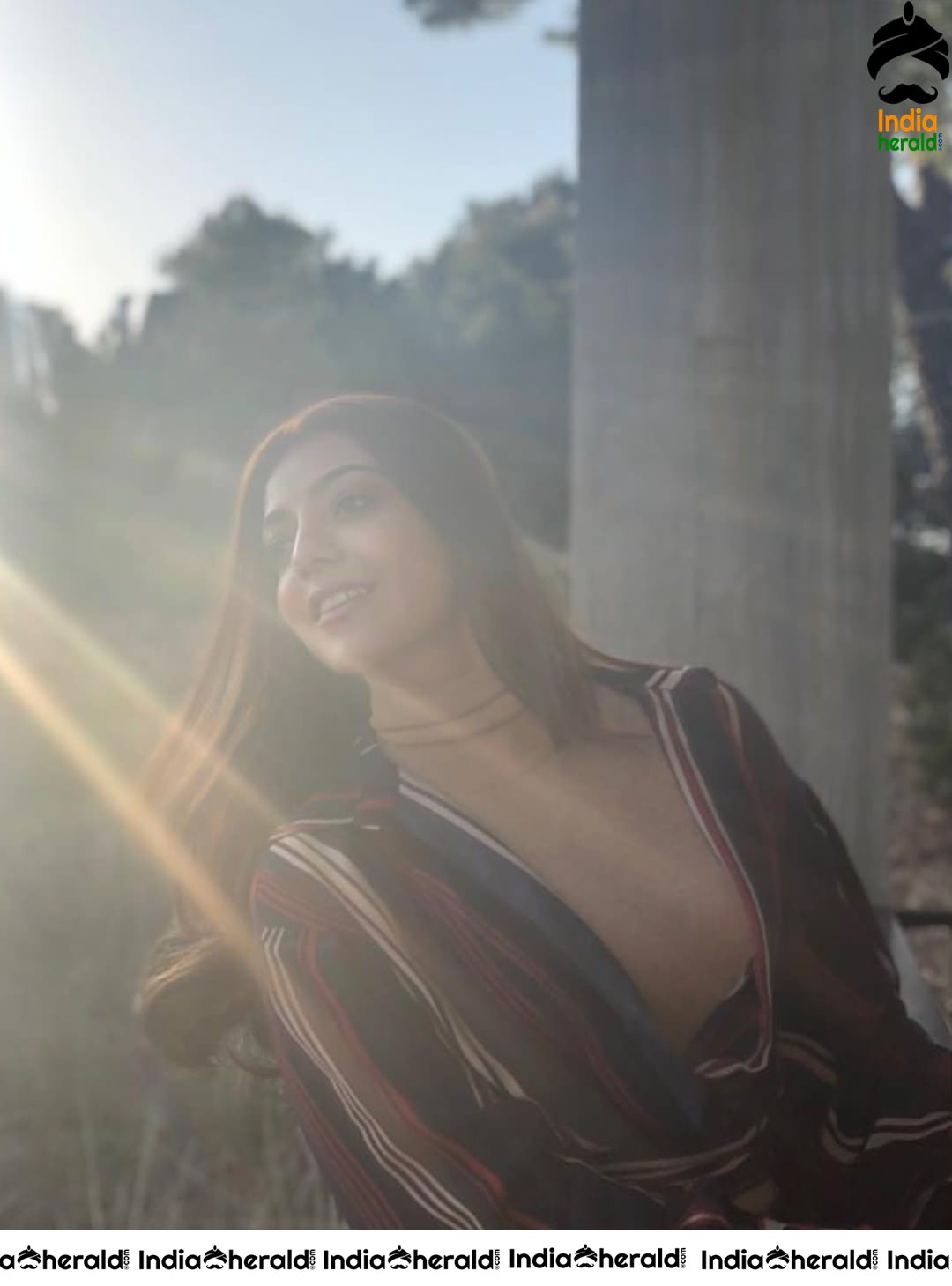 Kajal Aggarwal Looking Seductive while Enjoying with her Friend during a Vacation