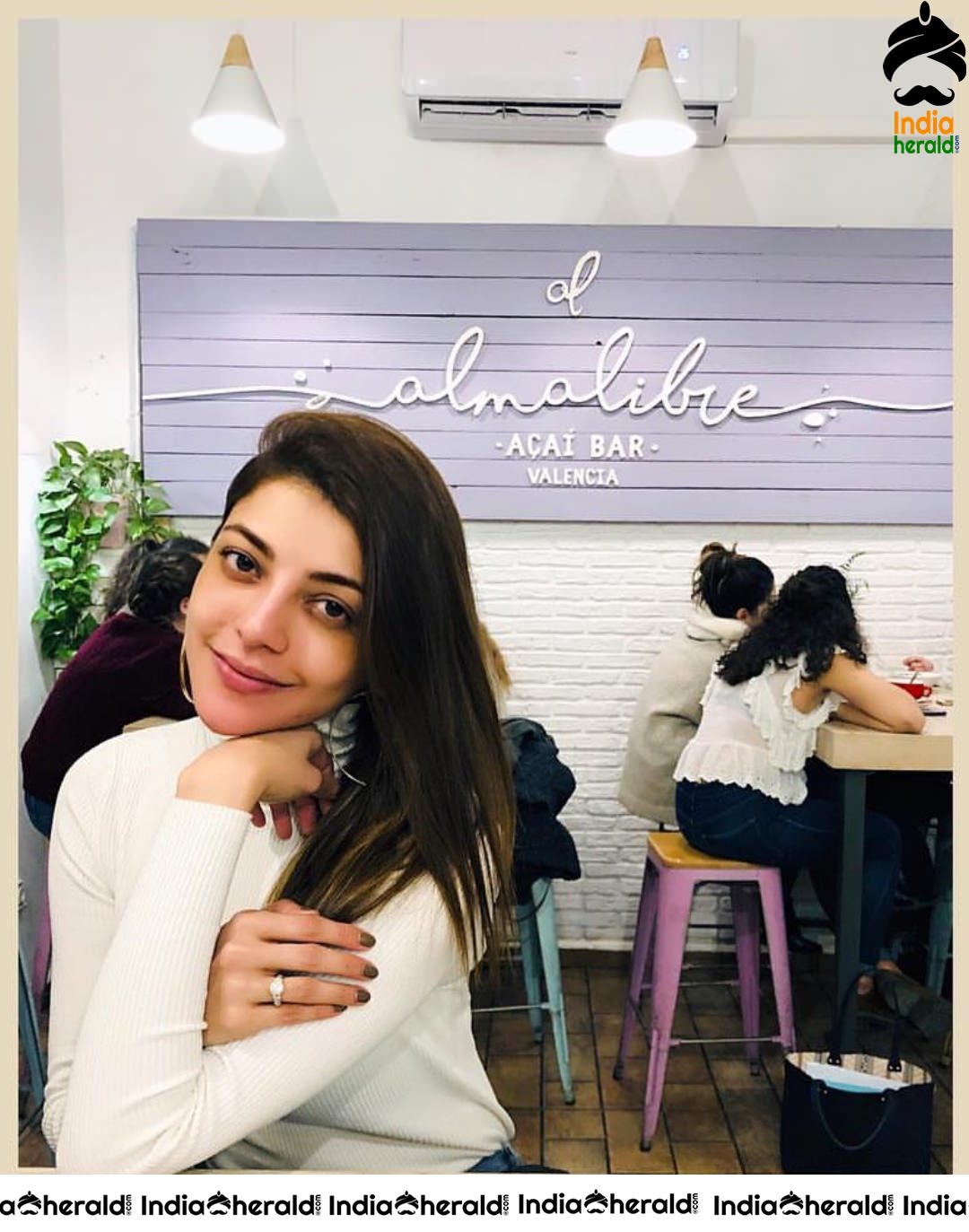 Kajal Aggarwal Looking Seductive while Enjoying with her Friend during a Vacation