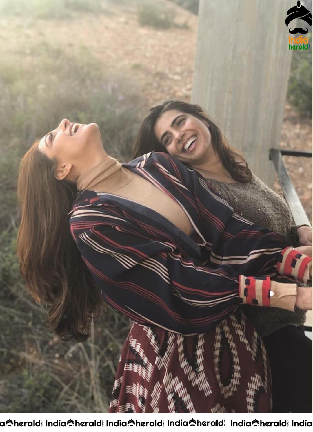 Kajal Aggarwal Looking Seductive while Enjoying with her Friend during a Vacation