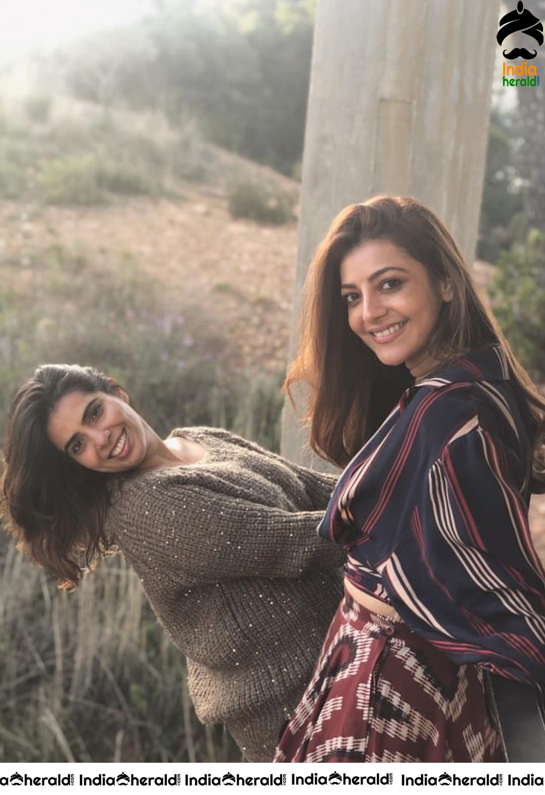 Kajal Aggarwal Looking Seductive while Enjoying with her Friend during a Vacation