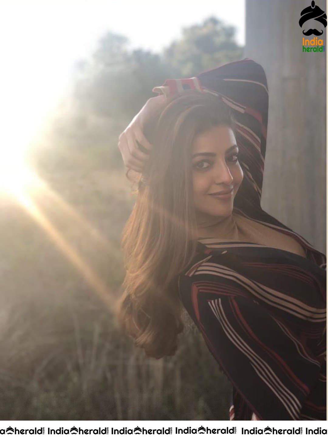 Kajal Aggarwal Looking Seductive while Enjoying with her Friend during a Vacation
