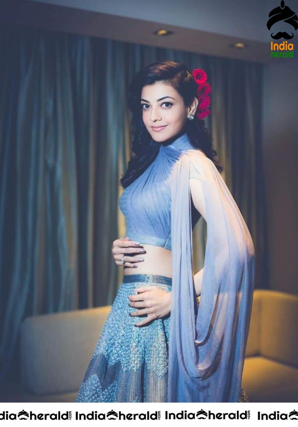 Kajal Aggarwal Showing Hotness in Tight Blouse Wear in these Photos Set 1