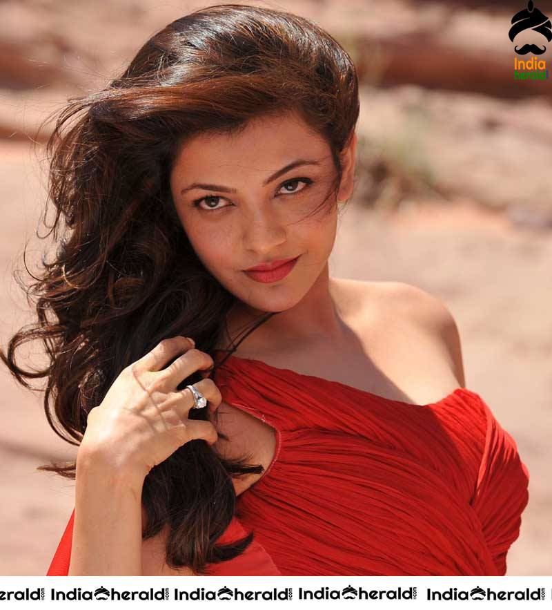 Kajal Aggarwal Showing Hotness in Tight Blouse Wear in these Photos Set 2