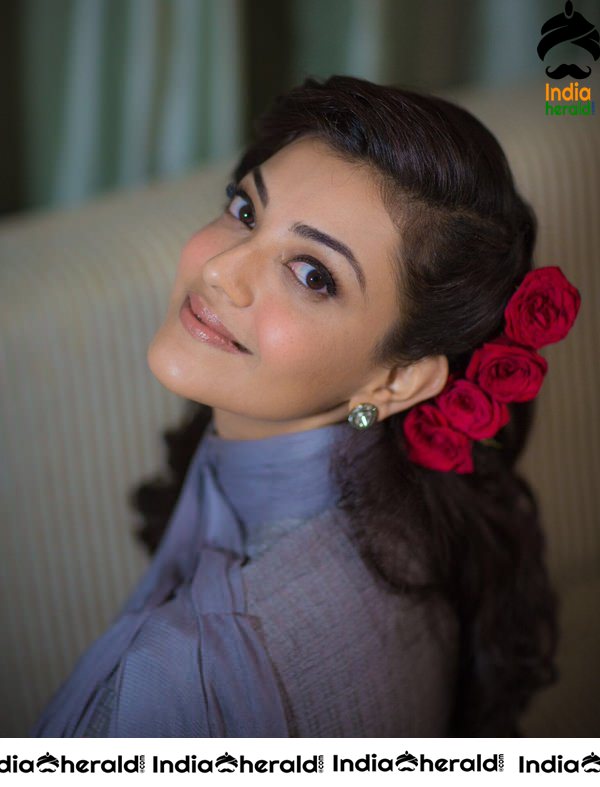 Kajal Aggarwal Showing Hotness in Tight Blouse Wear in these Photos Set 2