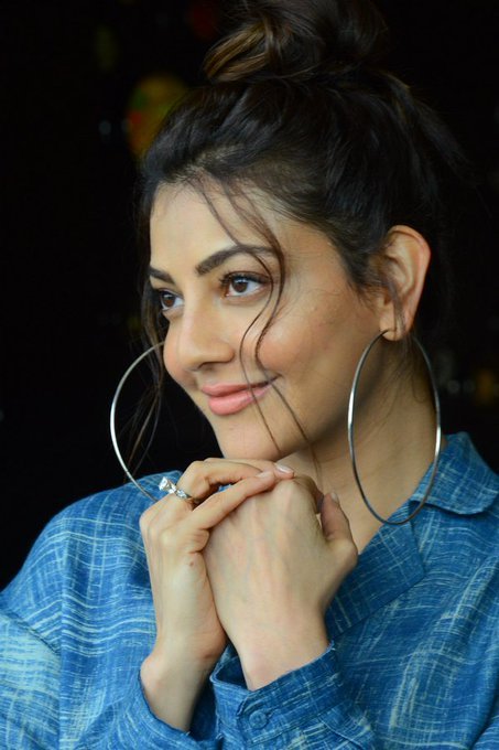 Kajal Aggarwal Shows her Two BIG RINGS