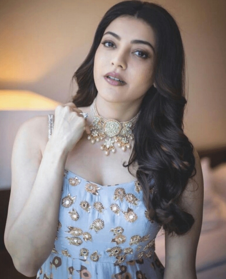 Kajal Aggarwal Teasing In Sleeveless Traditional Clicks