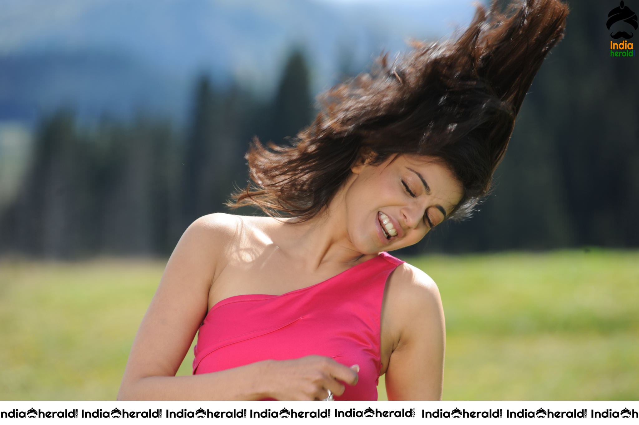 Kajal Aggarwal Tempts your Mood by exposing her Hot Areas in these Photos Collection Set 1