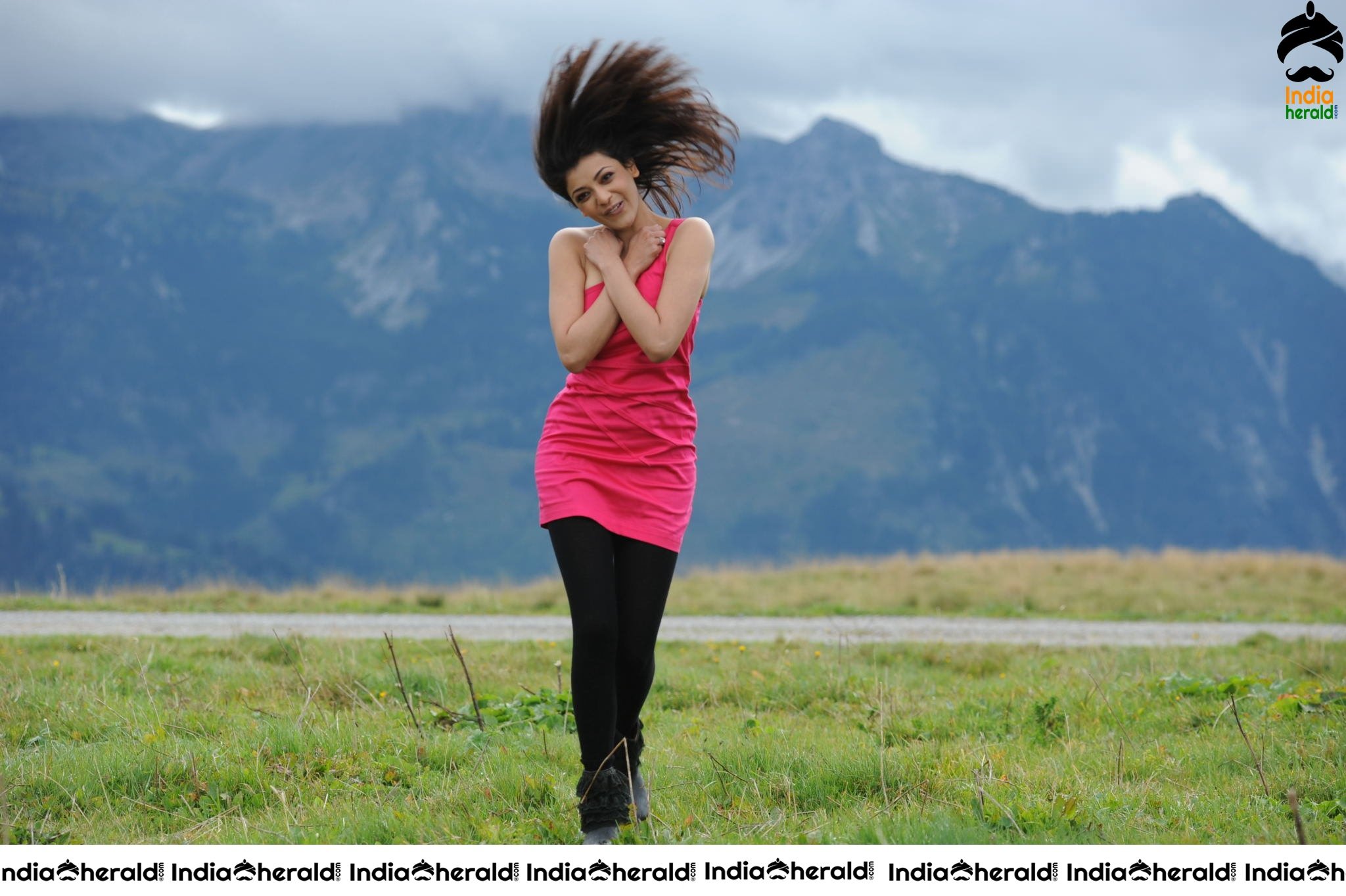 Kajal Aggarwal Tempts your Mood by exposing her Hot Areas in these Photos Collection Set 1