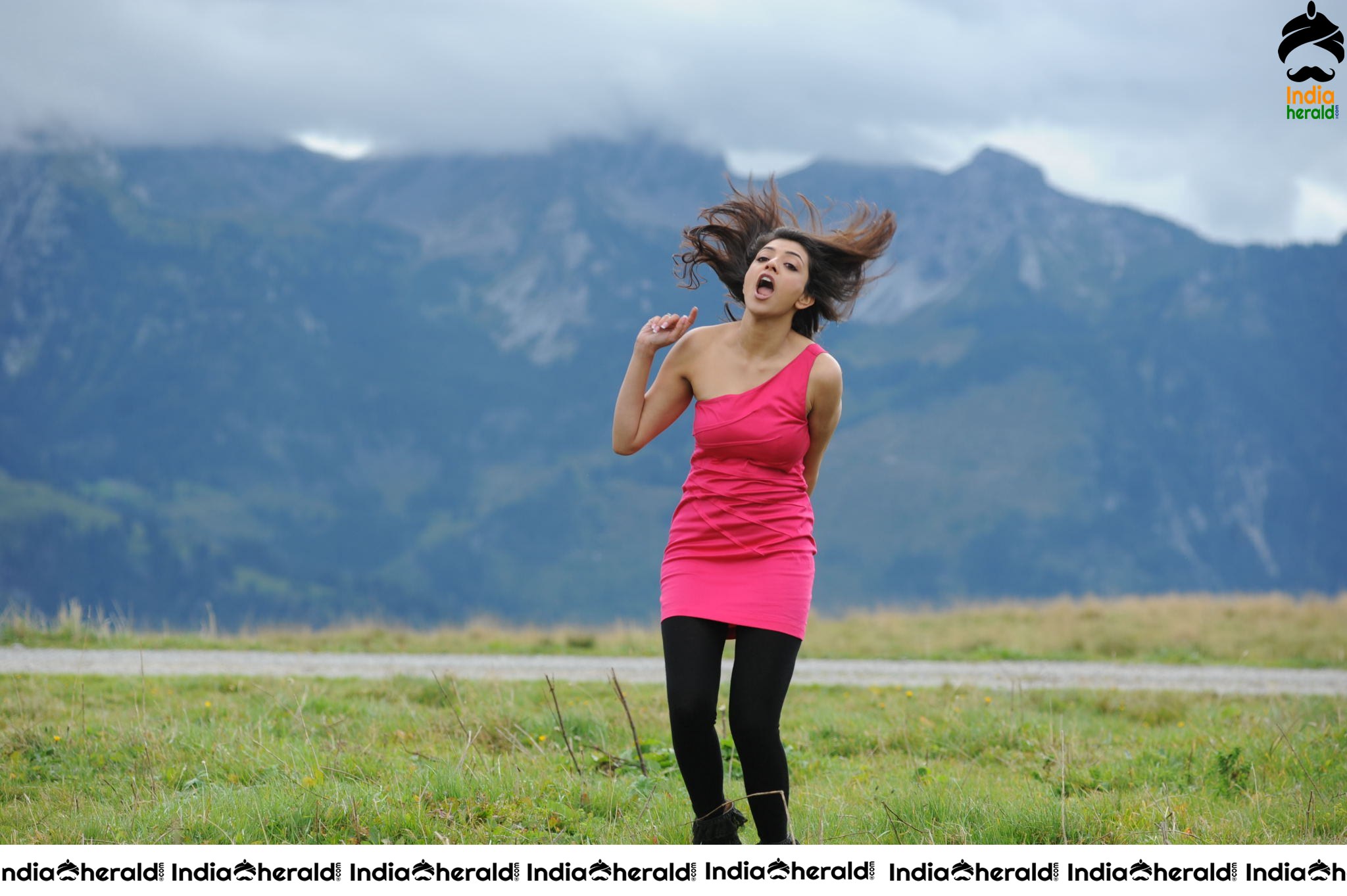 Kajal Aggarwal Tempts your Mood by exposing her Hot Areas in these Photos Collection Set 2