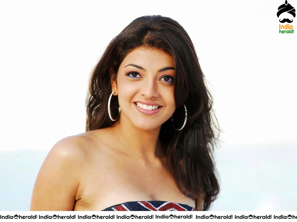 Kajal Aggarwal Unseen Hottest Tummy and Navel Exposing Photos from her Early Days