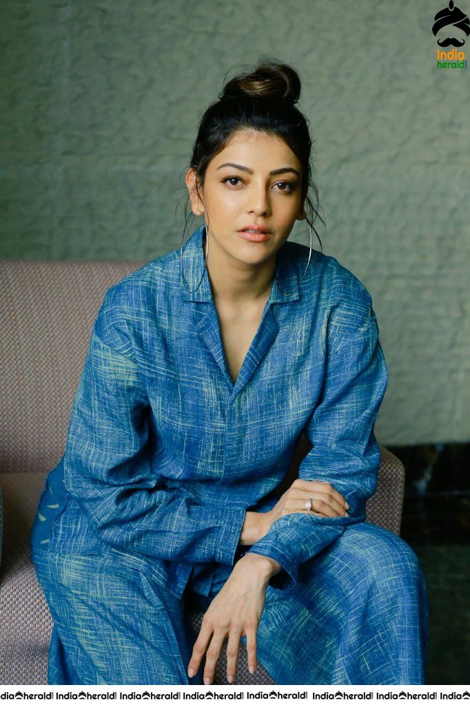 Kajal Aggarwal Unseen Latest Hot Photos where she flaunts her TWO BIG RINGS