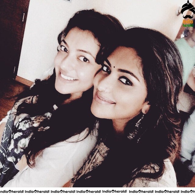 Kajal Aggarwal Unseen Photos with her Family and Neighbors Set 5