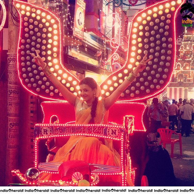 Kajal Aggarwal Unseen Photos with her Family and Neighbors Set 6