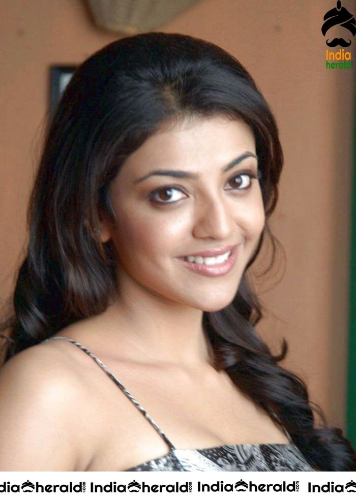 Kajal Aggarwal Vintage Hot Photos flaunting her Hip and Assets Set 2