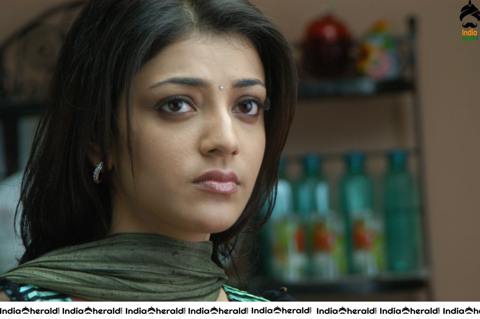 Kajal Aggarwal Vintage Hot Photos flaunting her Hip and Assets Set 2