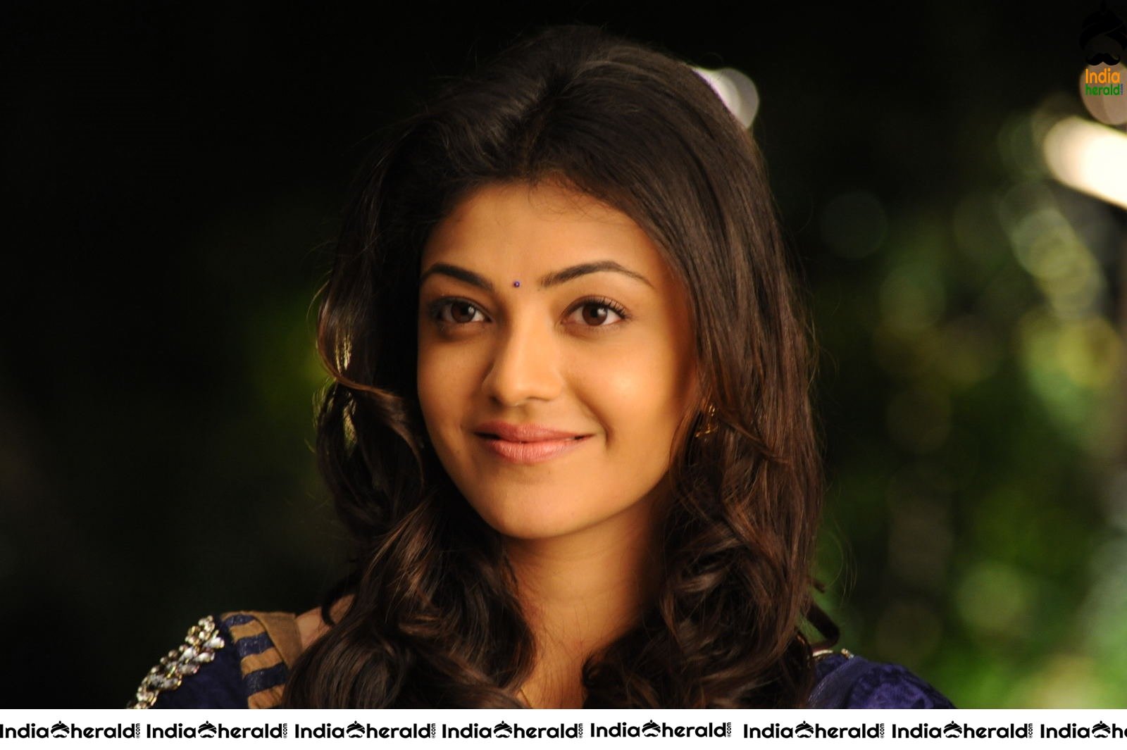 Kajal Aggarwal Vintage Hot Photos flaunting her Hip and Assets Set 2