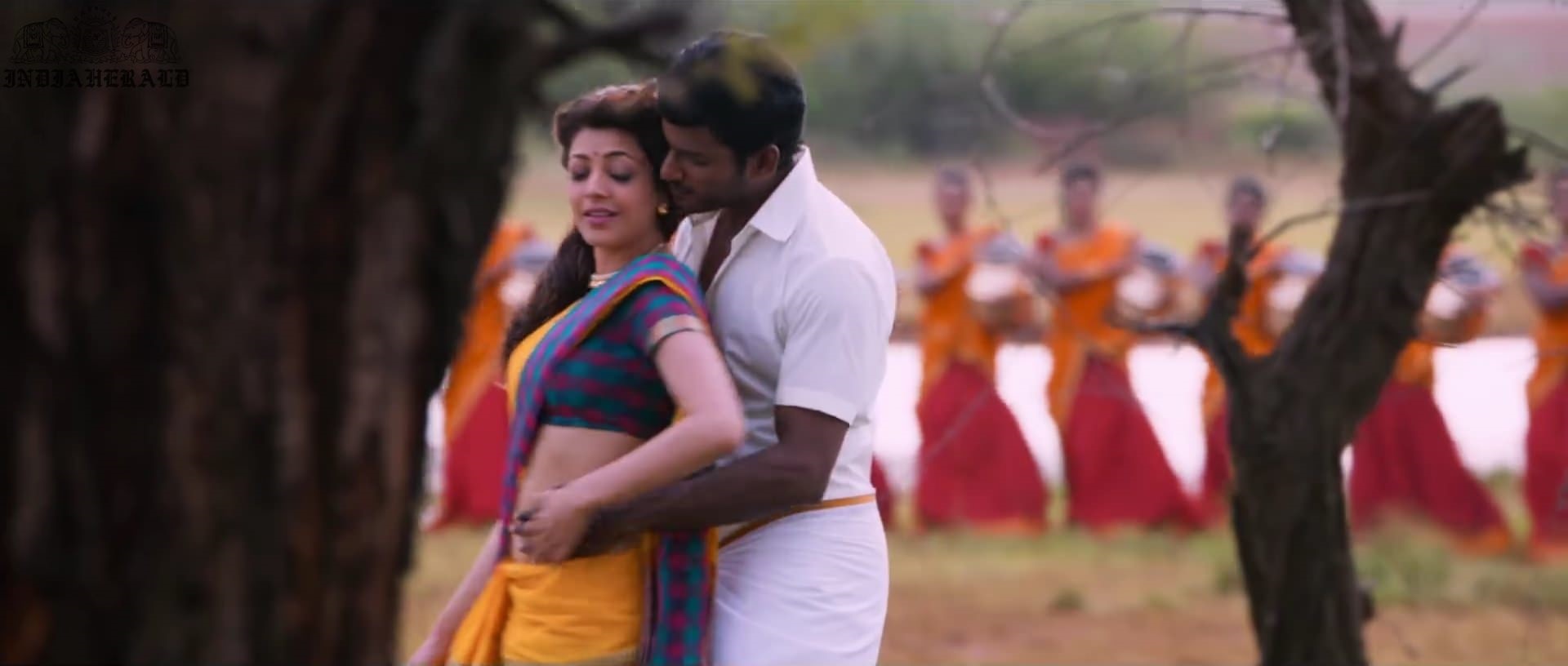 Kajal Aggarwal waist squeezed and Navel pressed by Hero Hot photos Set 1