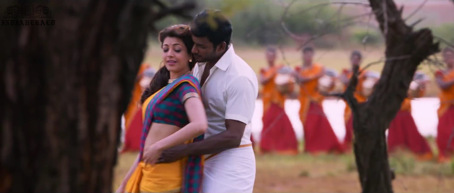 Kajal Aggarwal waist squeezed and Navel pressed by Hero Hot photos Set 1