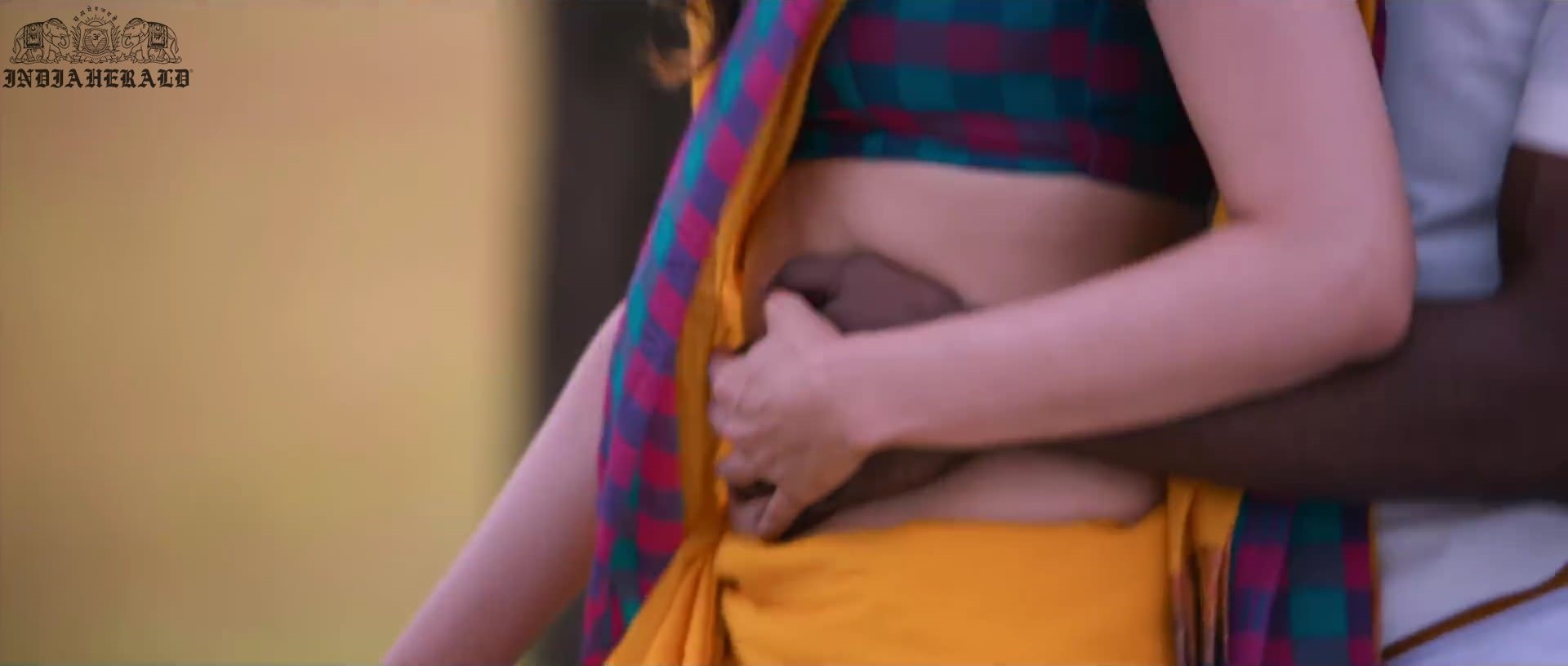 Kajal Aggarwal waist squeezed and Navel pressed by Hero Hot photos Set 2