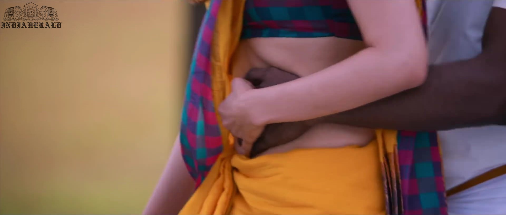 Kajal Aggarwal waist squeezed and Navel pressed by Hero Hot photos Set 2