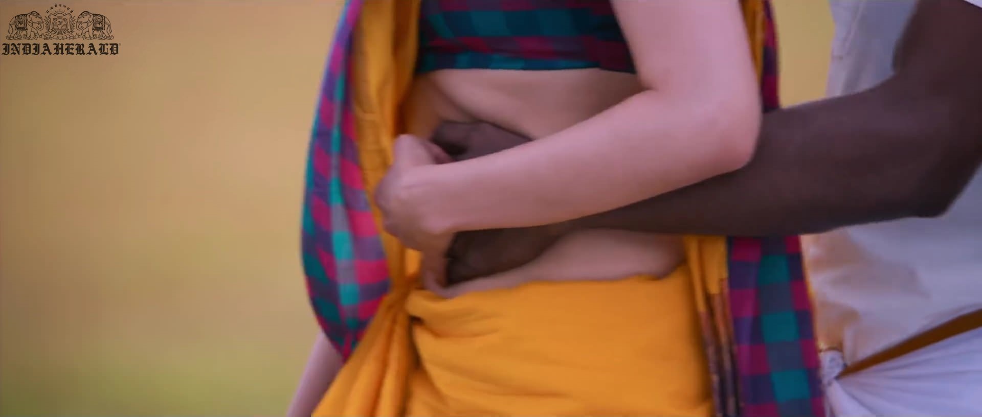 Kajal Aggarwal waist squeezed and Navel pressed by Hero Hot photos Set 2