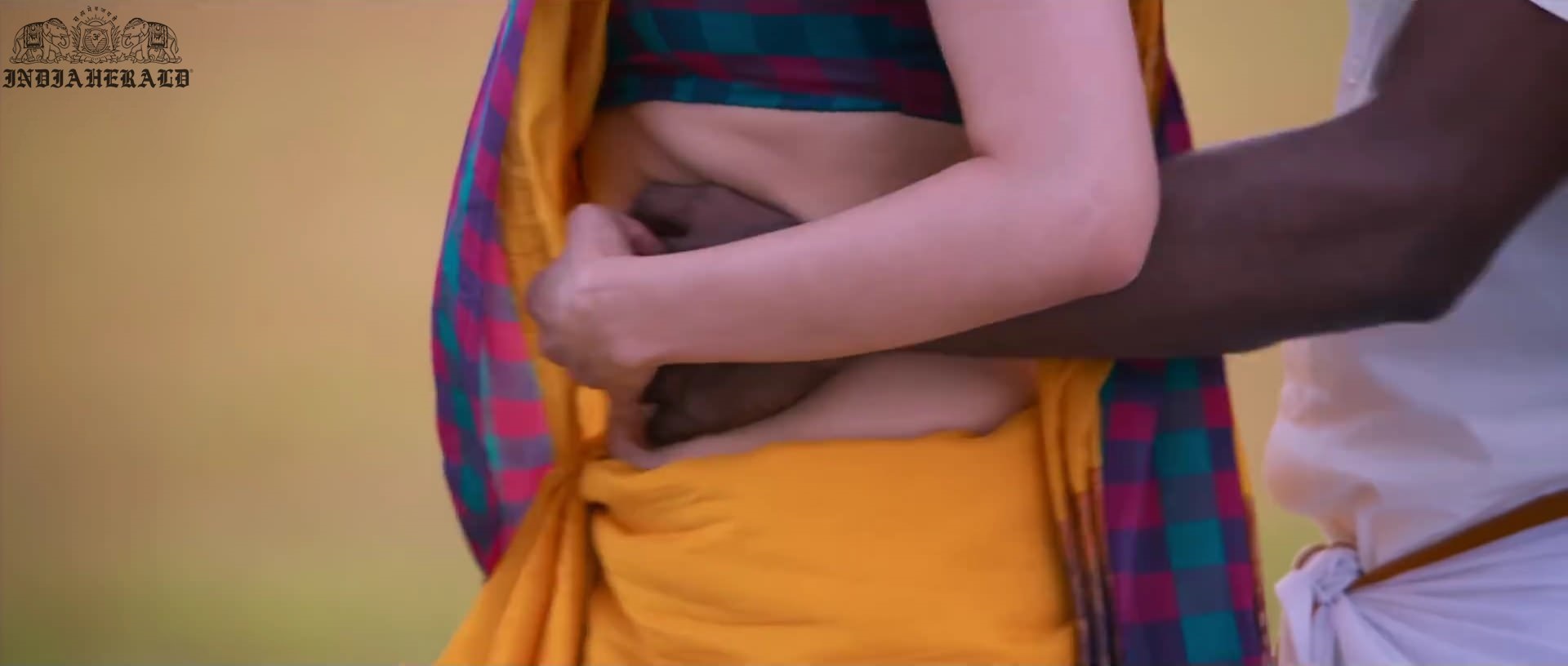 Kajal Aggarwal waist squeezed and Navel pressed by Hero Hot photos Set 2