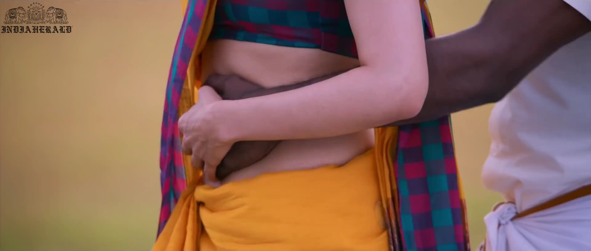 Kajal Aggarwal waist squeezed and Navel pressed by Hero Hot photos Set 2