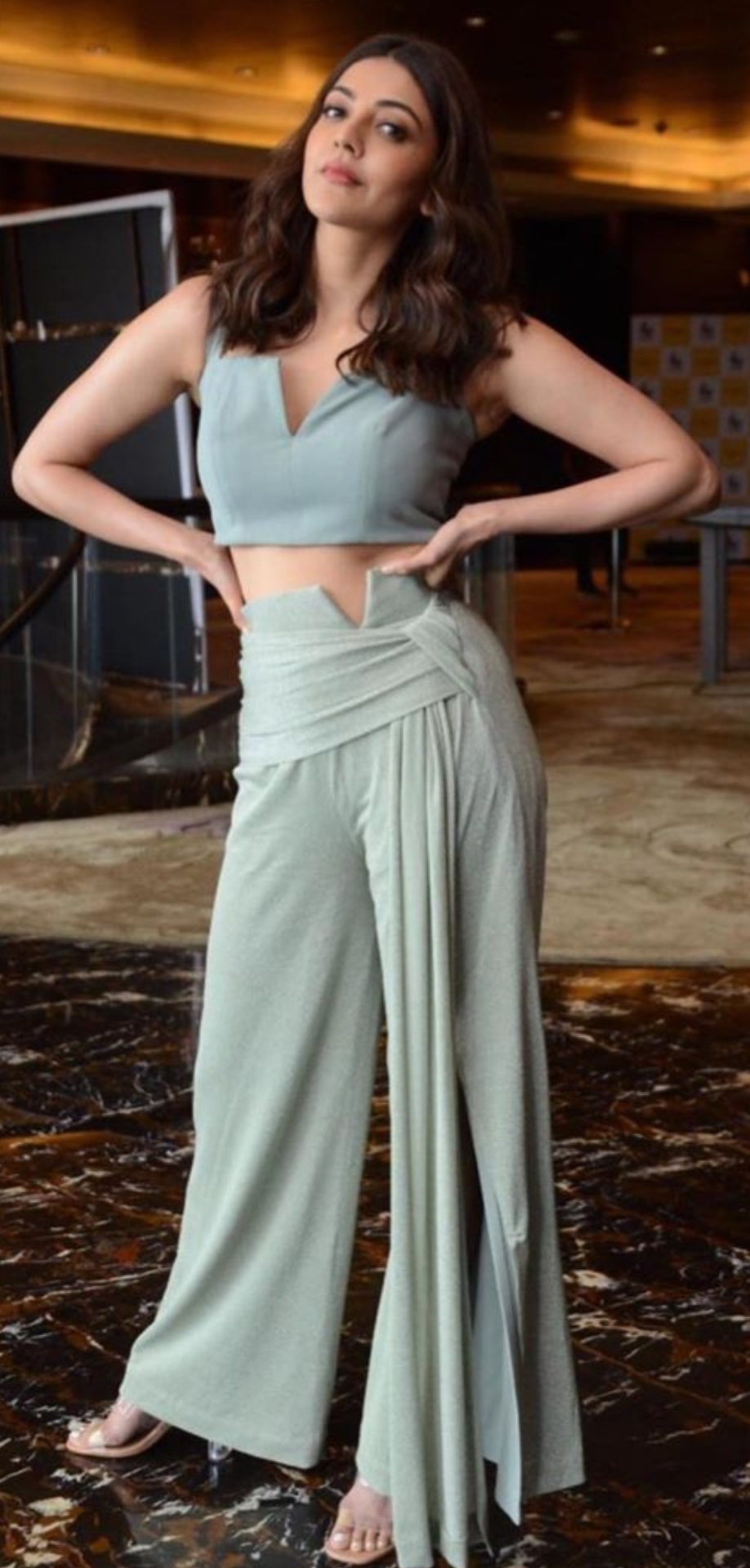 Kajal Shows Off Her Waistline And Gets Hot During Comali Promotions