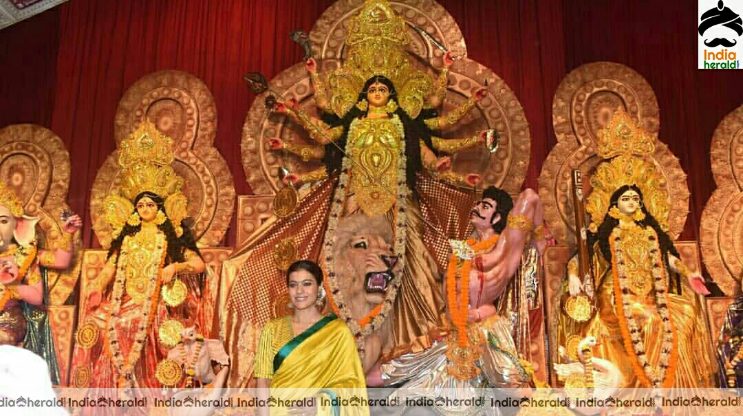 Kajol And Amitabh Bachchan At Durga Puja