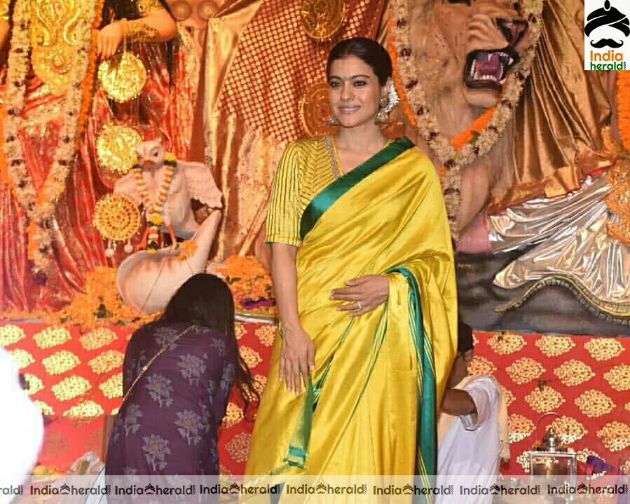 Kajol And Amitabh Bachchan At Durga Puja