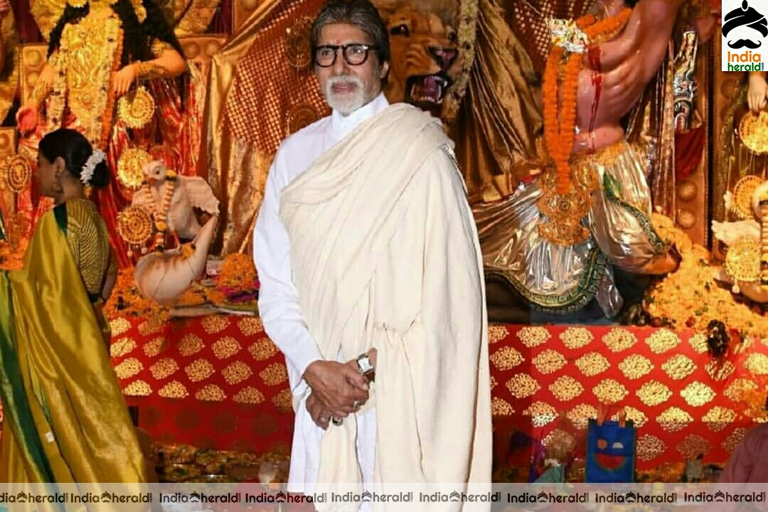 Kajol And Amitabh Bachchan At Durga Puja