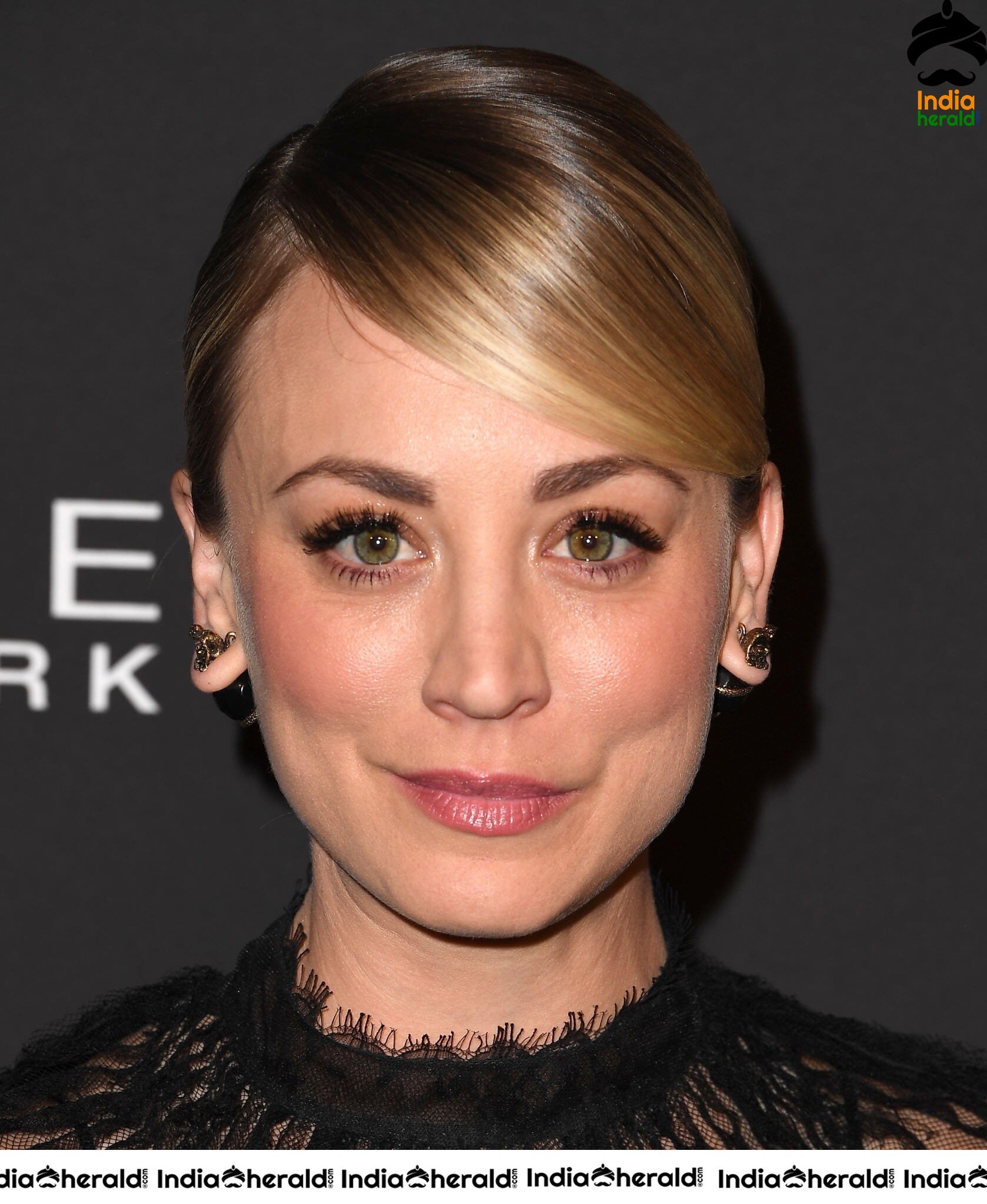 Kaley Cuoco at 5th Annual Instyle Awards in Los Angeles Set 1
