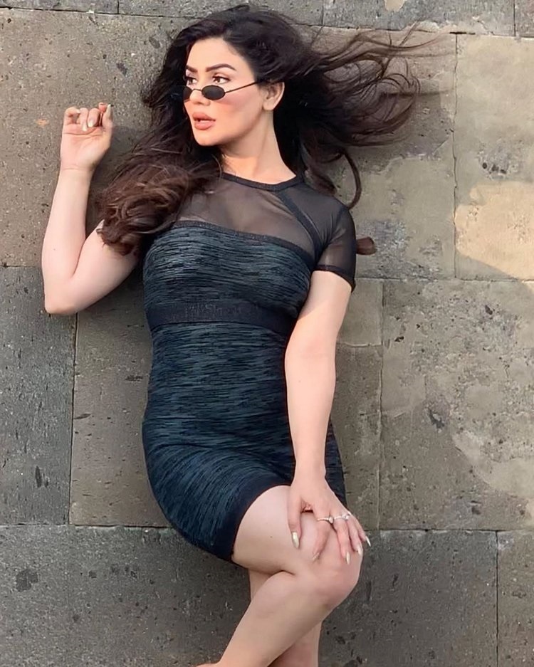 Kangana Sharma Latest Hot Clicks For A New Photoshoot Pics