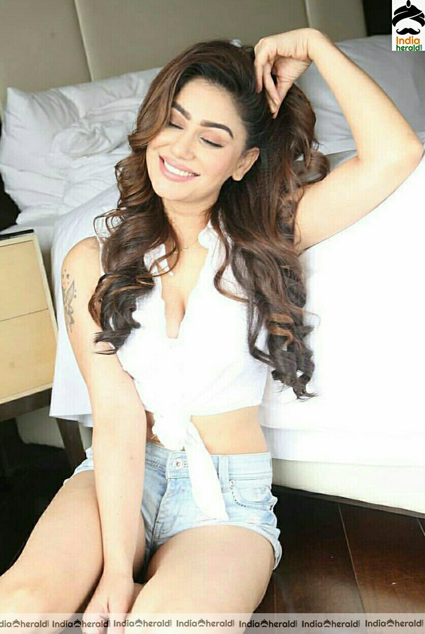 kangna Sharma Hot Compilation Photos