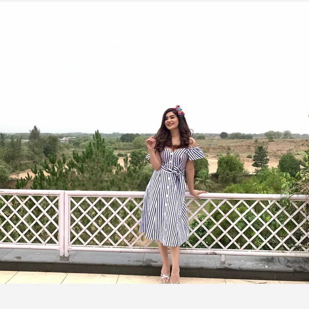 Kangna Sharma Mesmerizing Cute Photos