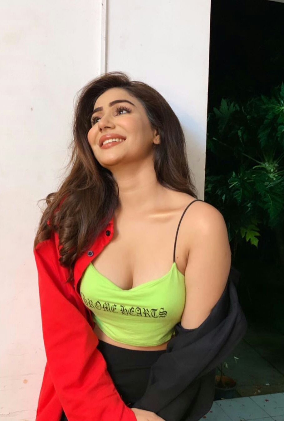 Kangna Sharma Scorches The Heat In A Sexy Attire