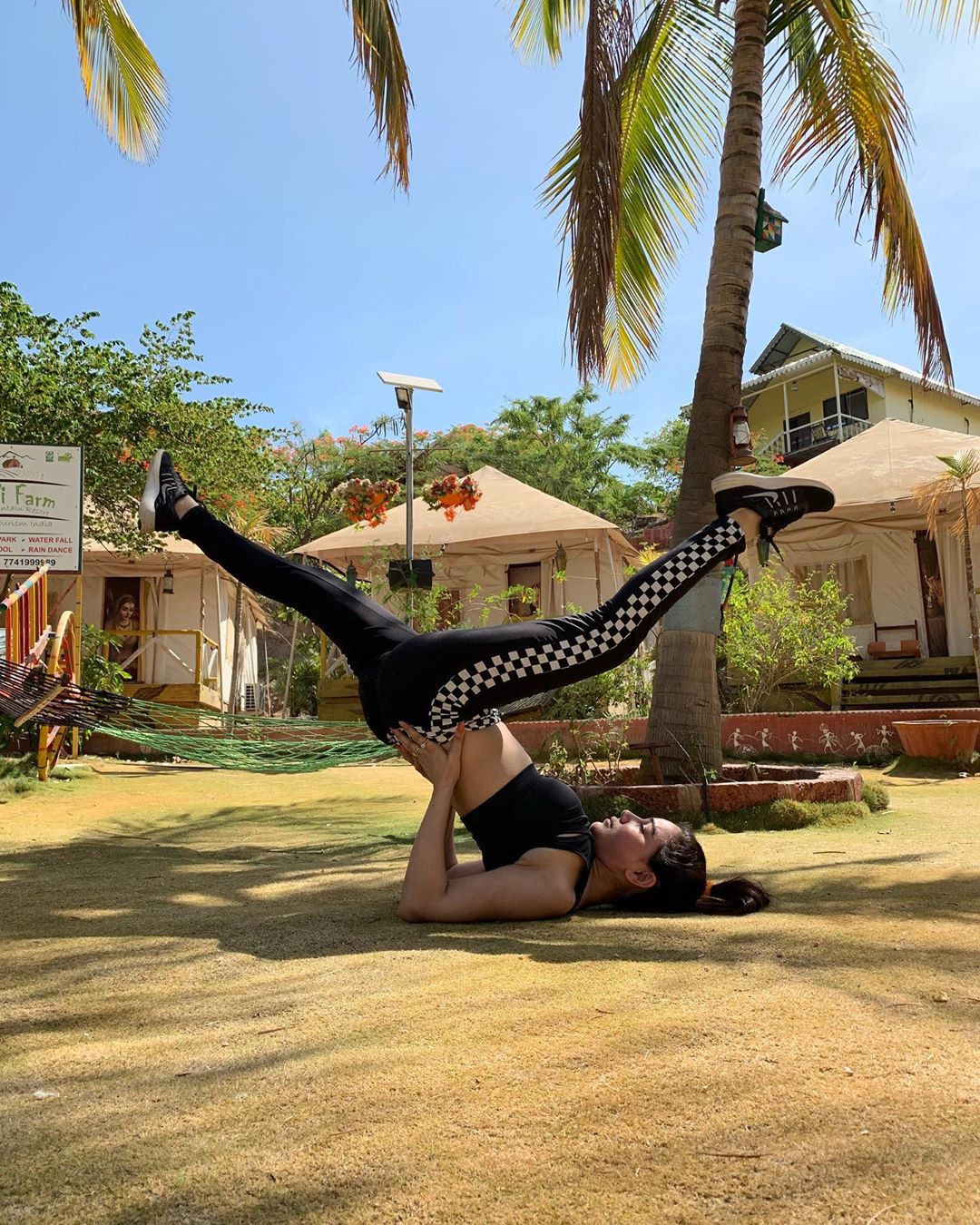 Kangna Sharma Showing Her Yoga Skills
