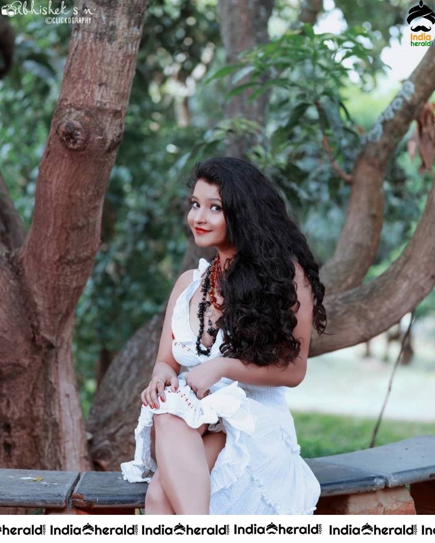 Kannada Actress Shubha Poonja Sizzling Hottest Photos
