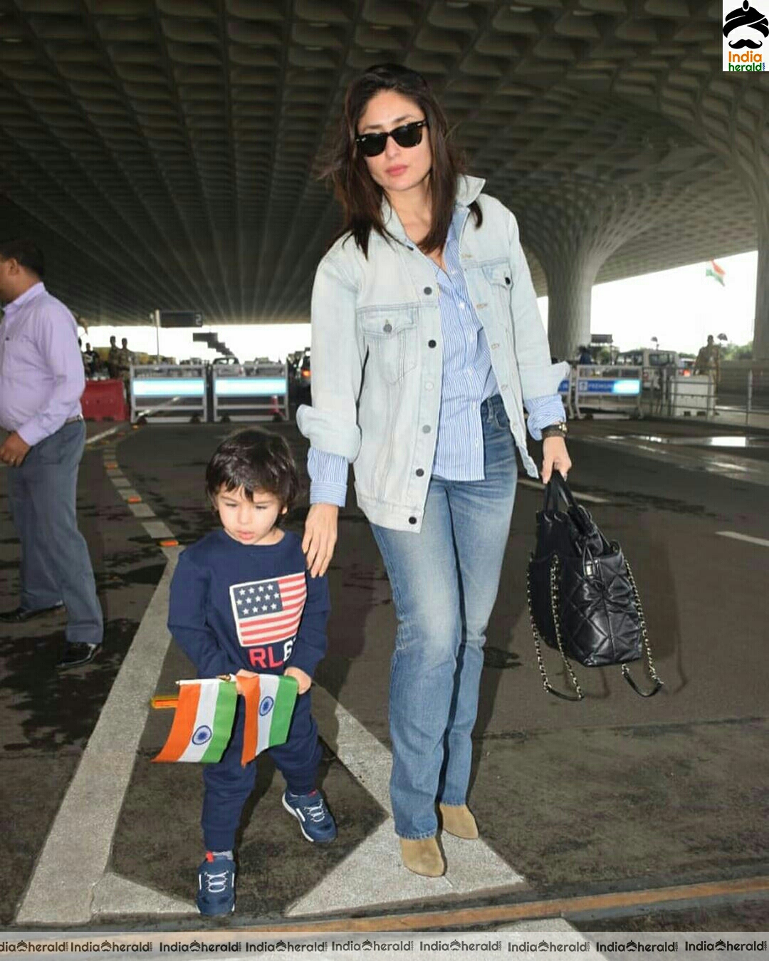 Kareena kapoor And Her Son Spotted At Mumbai Airport