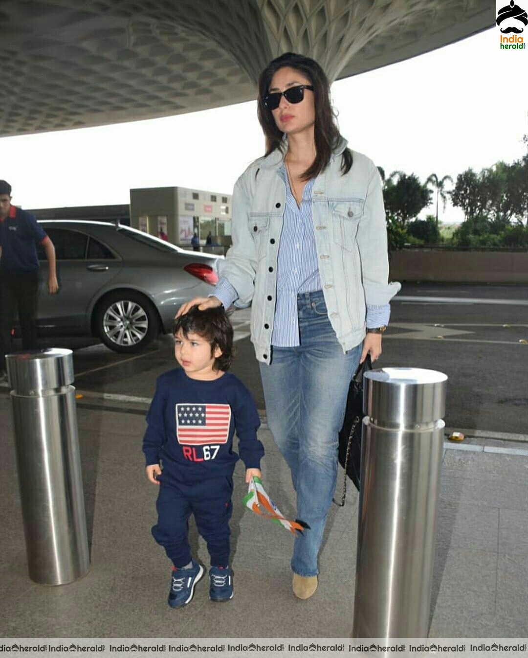 Kareena kapoor And Her Son Spotted At Mumbai Airport