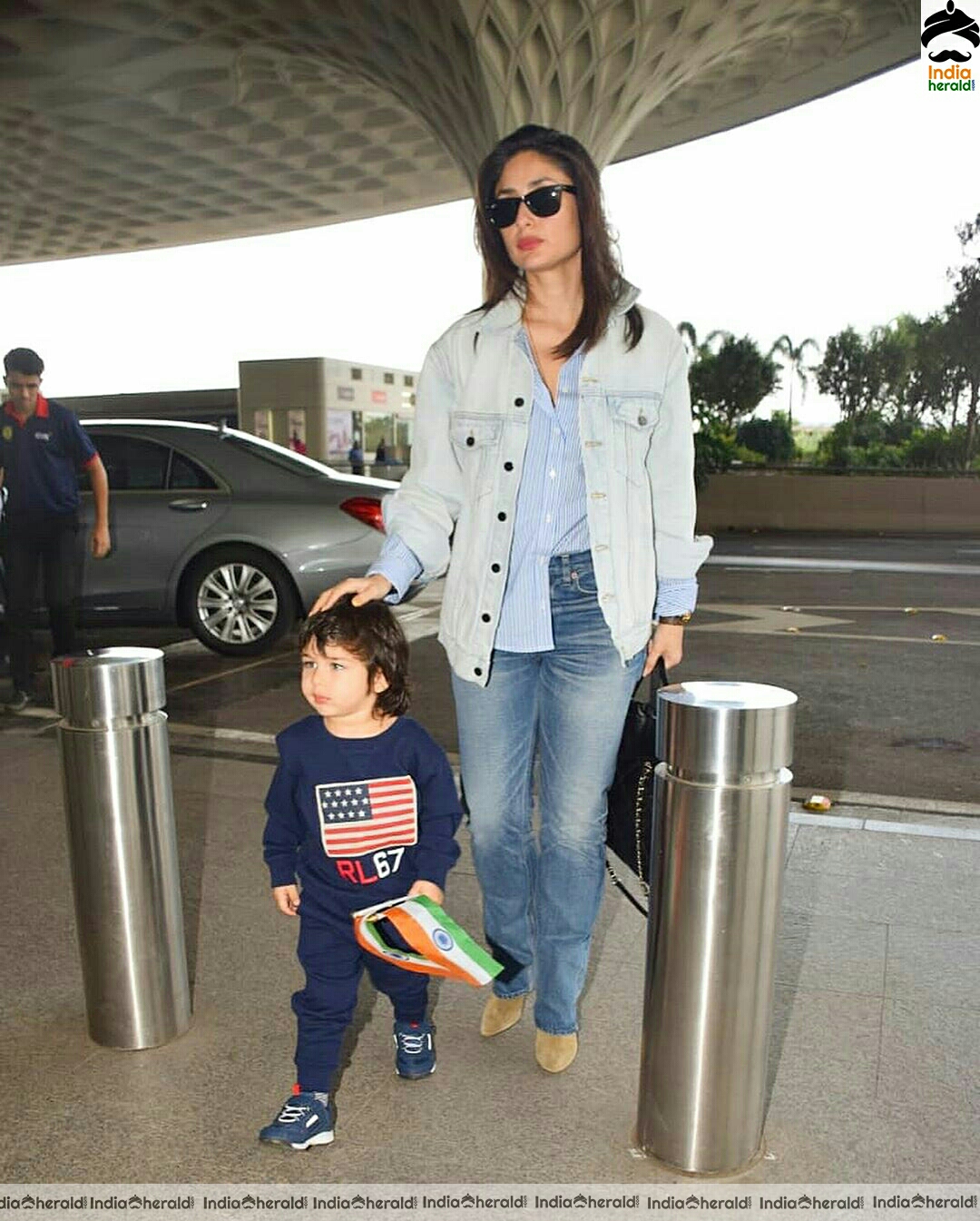 Kareena kapoor And Her Son Spotted At Mumbai Airport