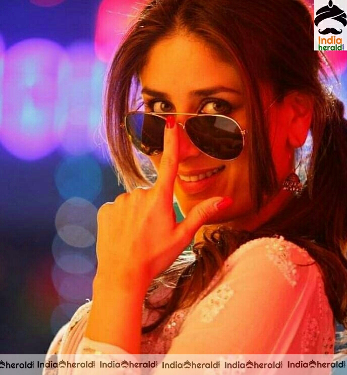 Kareena Kapoor Hot Dance Performance Stills