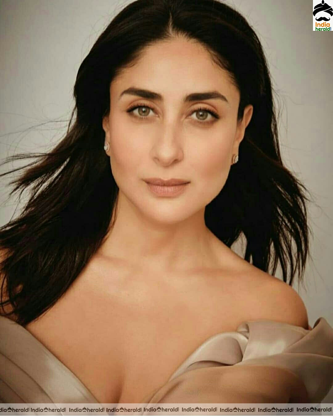 Kareena Kapoor Latest Hot Golden Attire Stills